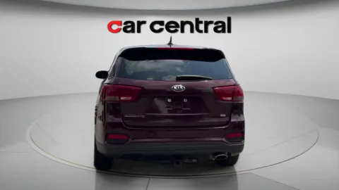 More photos of 2019 Kia Sorento LX at Car Central Wallingford, CT