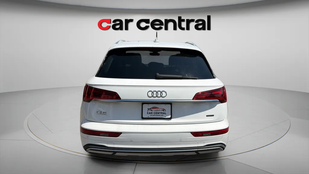 More photos of 2021 Audi Q5 45 Premium at Car Central Wallingford, CT