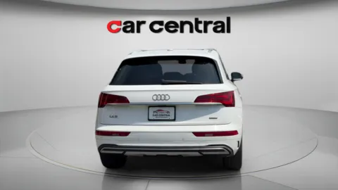 More photos of 2021 Audi Q5 45 Premium at Car Central Wallingford, CT