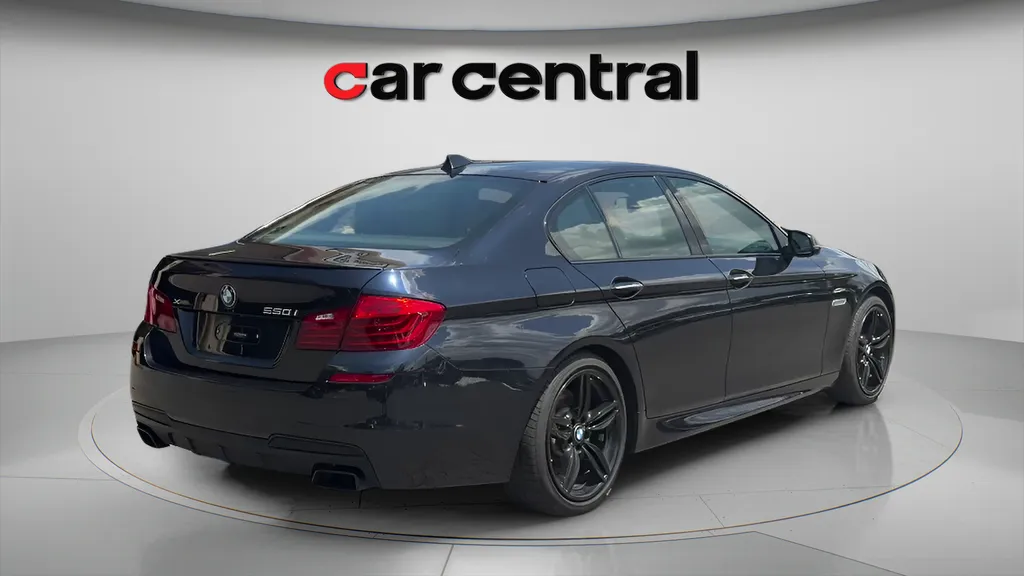 More photos of 2016 BMW 5 Series 550i xDrive at Car Central Wallingford, CT