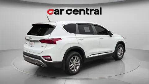 More photos of 2019 Hyundai Santa Fe SE at Car Central Wallingford, CT