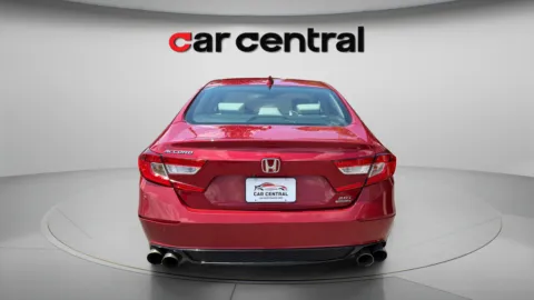 More photos of 2018 Honda Accord Touring 2.0T at Car Central Wallingford, CT