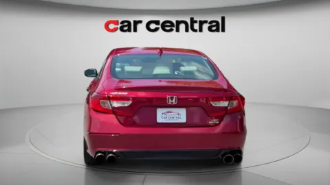 More photos of 2018 Honda Accord Touring 2.0T at Car Central Wallingford, CT