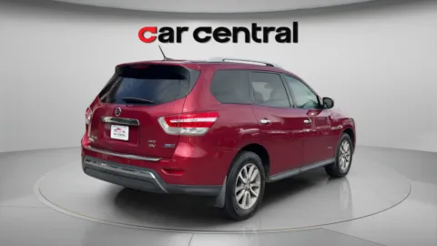 More photos of 2014 Nissan Pathfinder Hybrid SV at Car Central Wallingford, CT