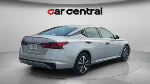 More photos of 2021 Nissan Altima 2.5 SV at Car Central Wallingford, CT