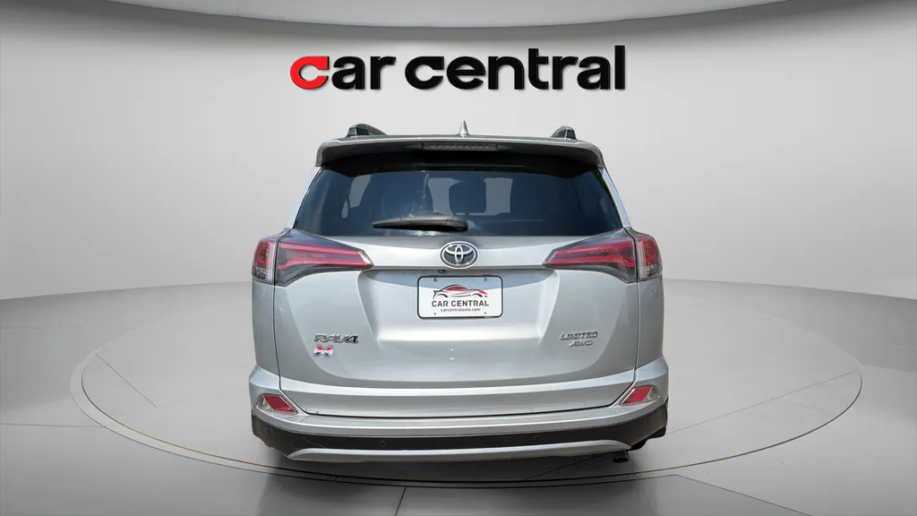 More photos of 2018 Toyota RAV4 Limited at Car Central Wallingford, CT