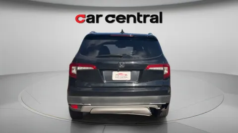 More photos of 2019 Honda Pilot Touring at Car Central Wallingford, CT