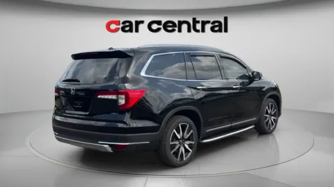 More photos of 2019 Honda Pilot Touring at Car Central Wallingford, CT