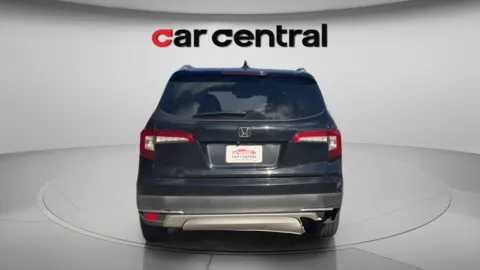 More photos of 2019 Honda Pilot Touring at Car Central Wallingford, CT