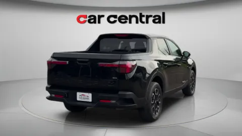 More photos of 2022 Hyundai Santa Cruz SEL at Car Central Wallingford, CT