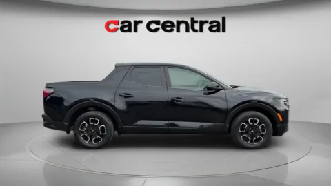 More photos of 2022 Hyundai Santa Cruz SEL at Car Central Wallingford, CT