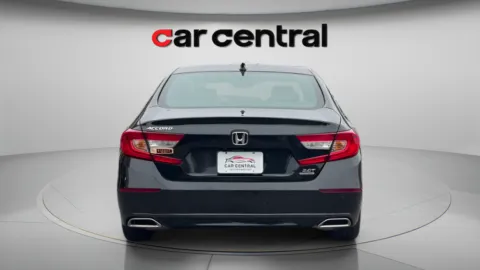 More photos of 2021 Honda Accord Touring 2.0T at Car Central Wallingford, CT