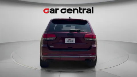 More photos of 2016 Jeep Grand Cherokee Overland at Car Central Wallingford, CT