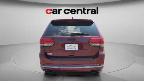 More photos of 2016 Jeep Grand Cherokee Overland at Car Central Wallingford, CT