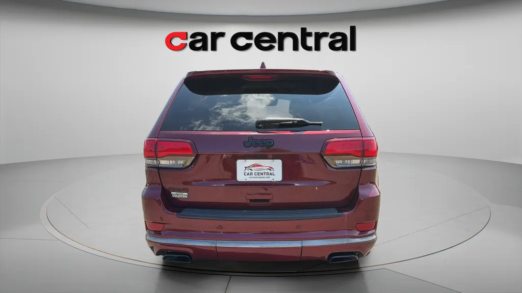 More photos of 2016 Jeep Grand Cherokee Overland at Car Central Wallingford, CT