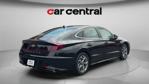 More photos of 2023 Hyundai Sonata SEL at Car Central Wallingford, CT