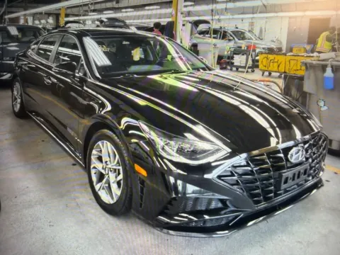 More photos of 2023 Hyundai Sonata SEL at Car Central Wallingford, CT