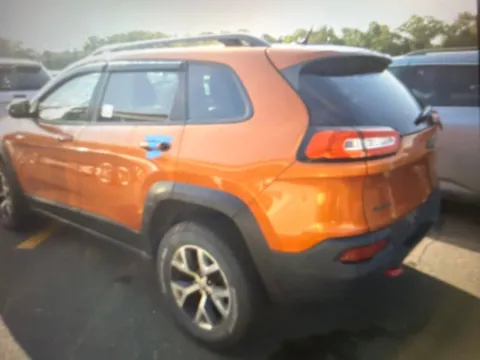 More photos of 2015 Jeep Cherokee Trailhawk at Car Central Wallingford, CT
