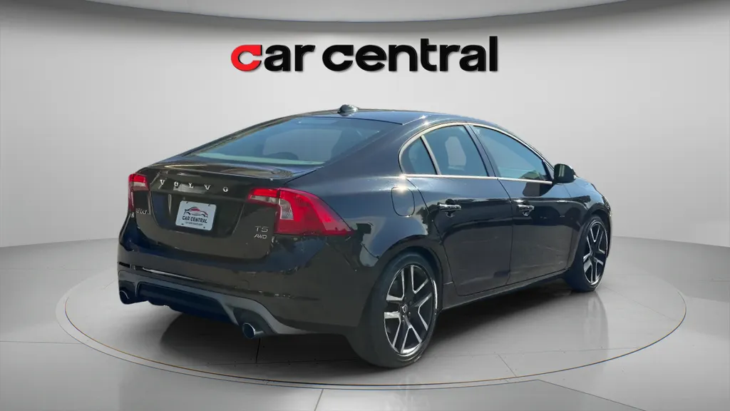 More photos of 2017 Volvo S60 T5 Dynamic at Car Central Wallingford, CT