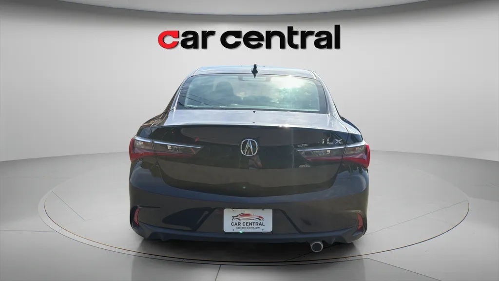 More photos of 2020 Acura ILX Premium Package at Car Central Wallingford, CT