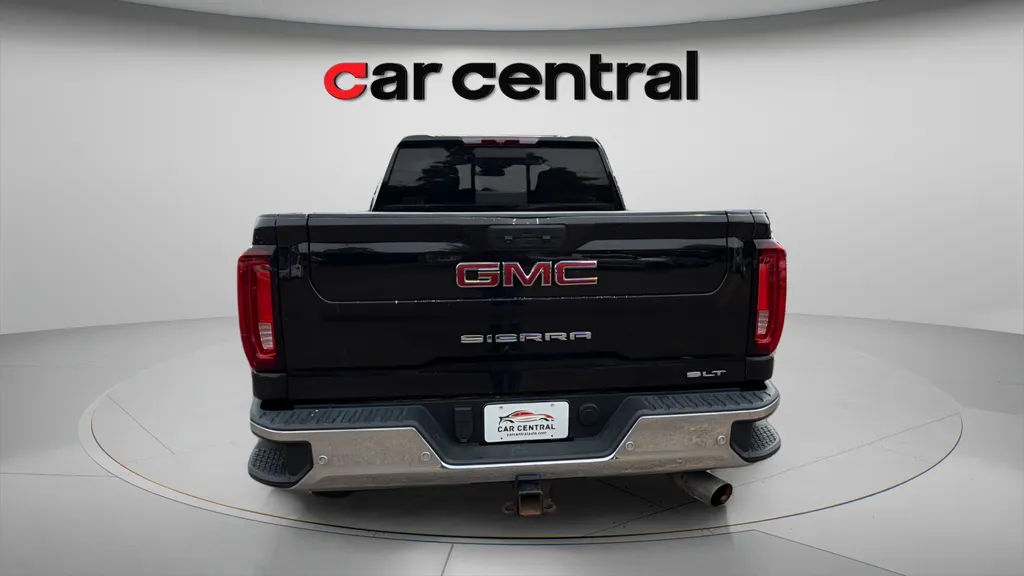 More photos of 2022 GMC Sierra 2500 HD SLT at Car Central Wallingford, CT