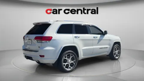 More photos of 2021 Jeep Grand Cherokee Overland at Car Central Wallingford, CT