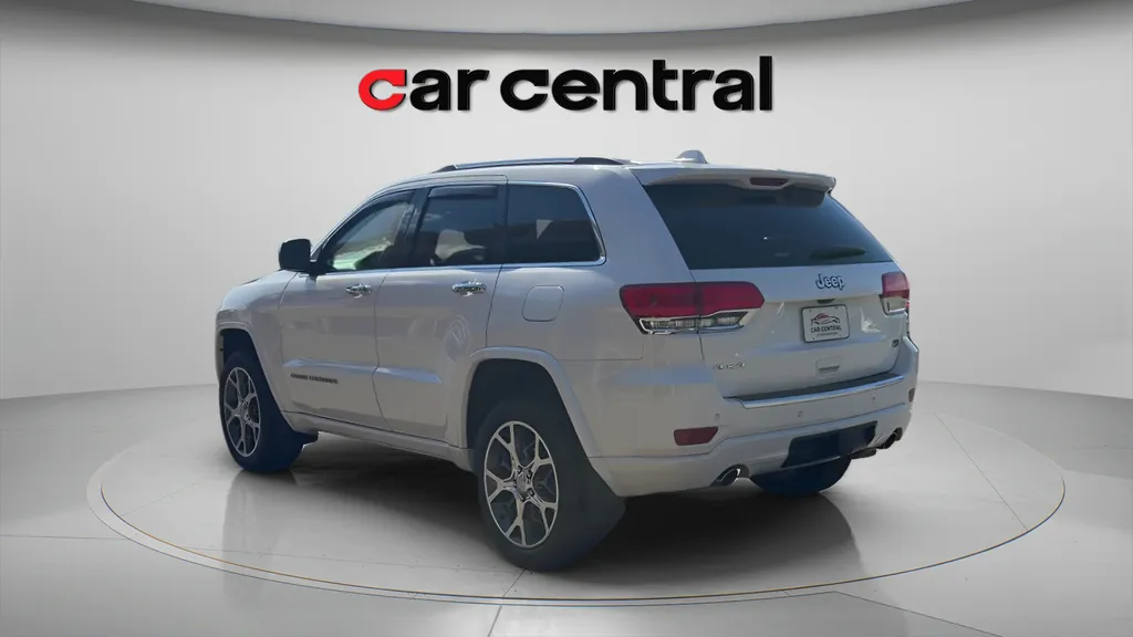 Another view of 2021 Jeep Grand Cherokee Overland for sale in Wallingford, CT at Car Central Wallingford