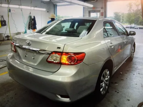 More photos of 2013 Toyota Corolla LE at Car Central Wallingford, CT