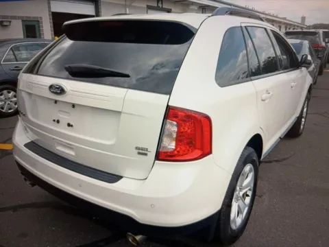 More photos of 2014 Ford Edge SEL at Car Central Wallingford, CT