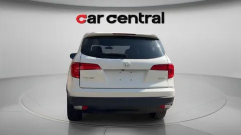 More photos of 2017 Honda Pilot EX at Car Central Wallingford, CT