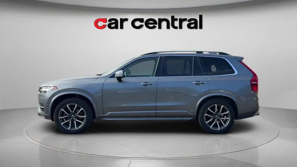 Photos of 2019 Volvo XC90 T5 Momentum for sale in Wallingford, CT at Car Central Wallingford