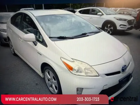 White 2013 Toyota Prius Three for sale in Wallingford, CT