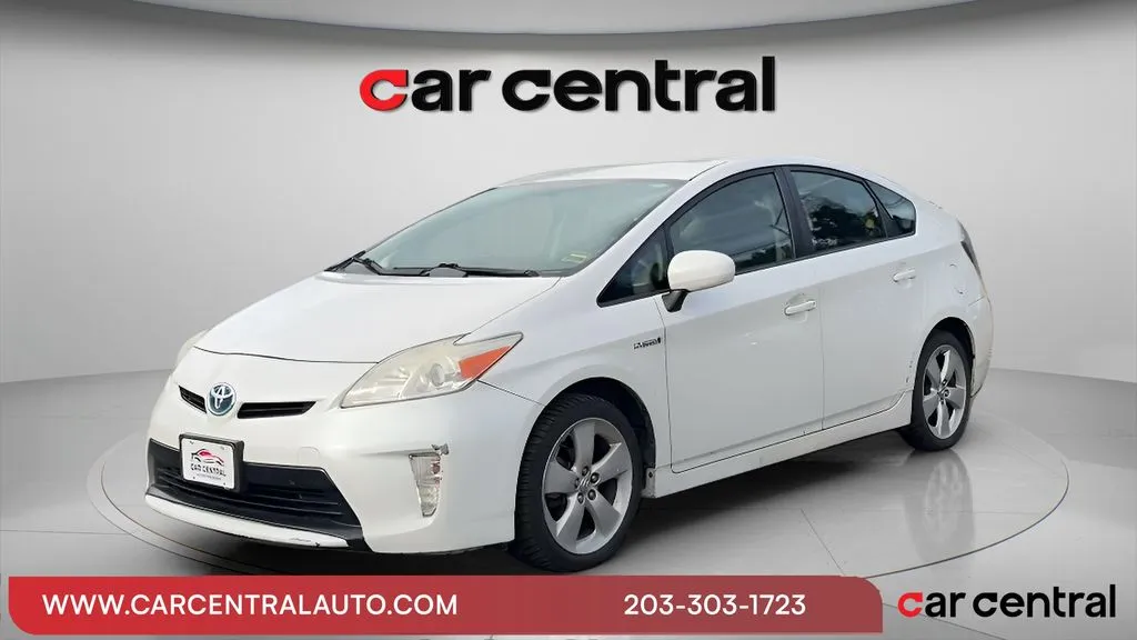 White 2013 Toyota Prius Three for sale in Wallingford, CT