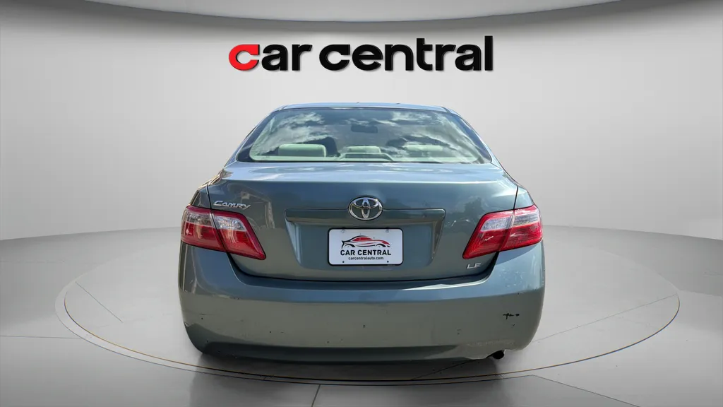 More photos of 2007 Toyota Camry LE at Car Central Wallingford, CT