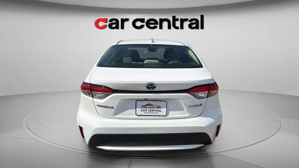 More photos of 2021 Toyota Corolla Hybrid LE at Car Central Wallingford, CT