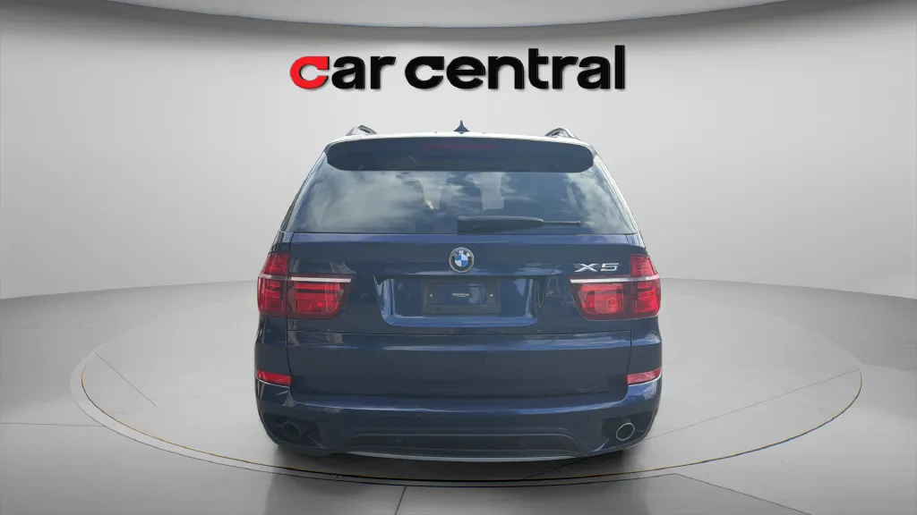 More photos of 2013 BMW X5 xDrive35i at Car Central Wallingford, CT