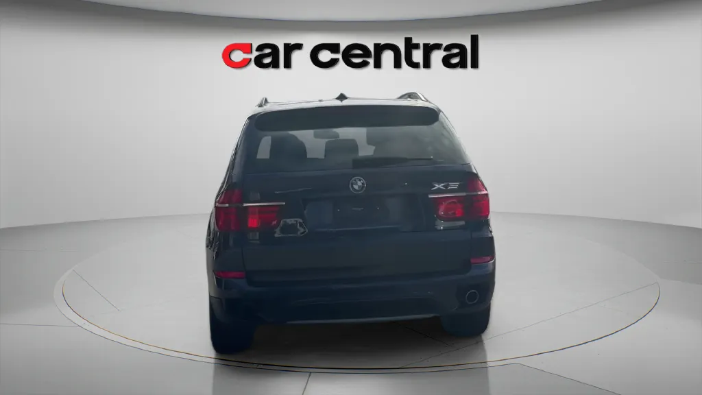 More photos of 2013 BMW X5 xDrive35i at Car Central Wallingford, CT