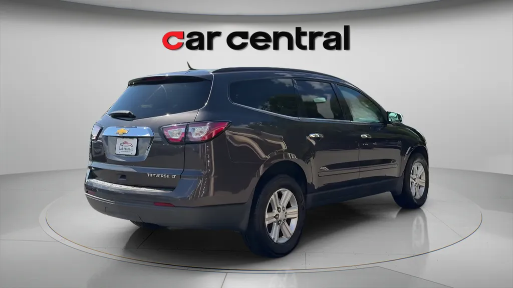 More photos of 2014 Chevrolet Traverse 2LT at Car Central Wallingford, CT