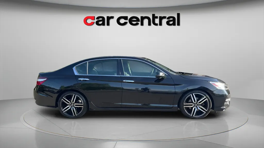 More photos of 2016 Honda Accord Touring at Car Central Wallingford, CT