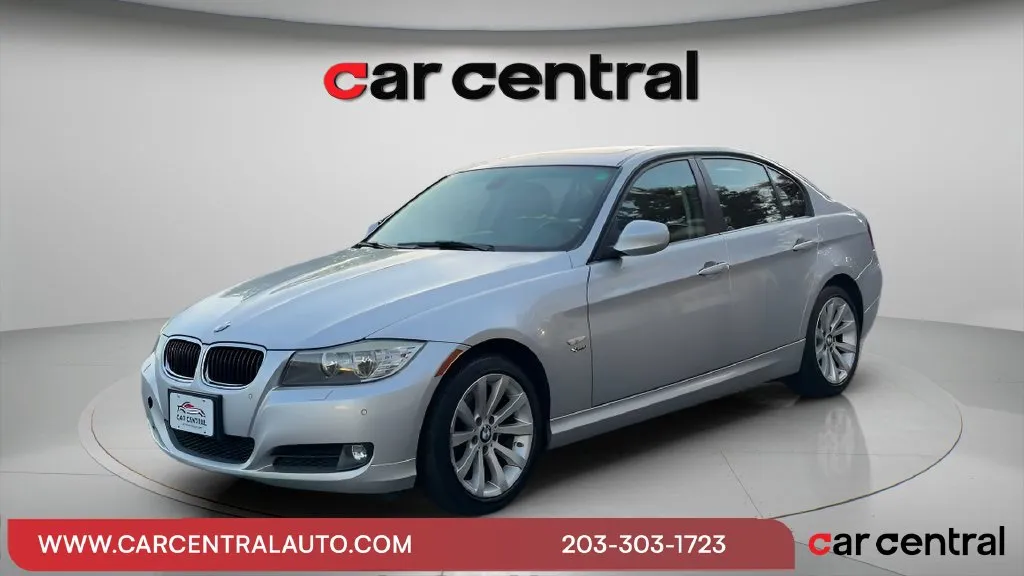 Silver 2011 BMW 3 Series 328i xDrive for sale in Wallingford, CT