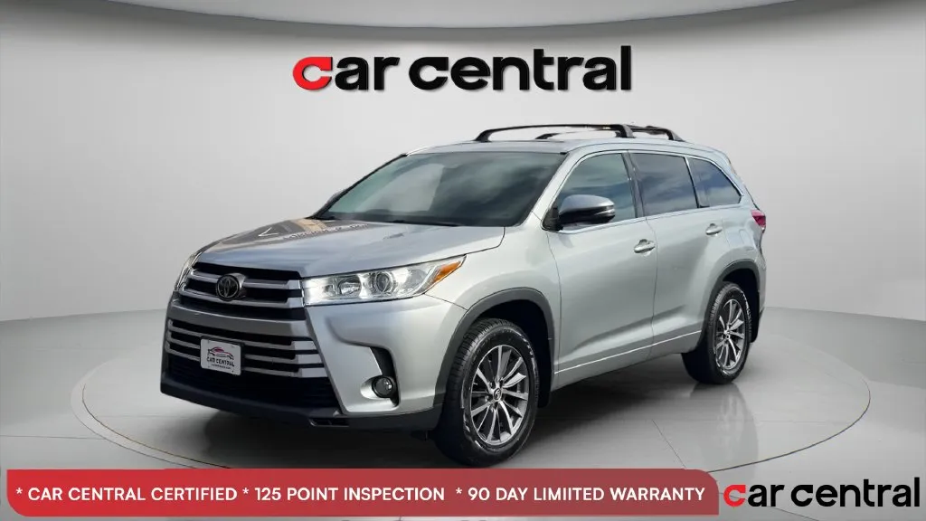 Silver 2017 Toyota Highlander XLE for sale in Wallingford, CT
