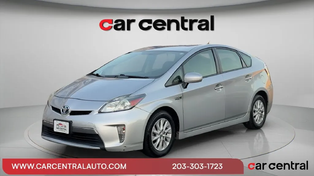 Silver 2014 Toyota Prius Plug-in for sale in Wallingford, CT