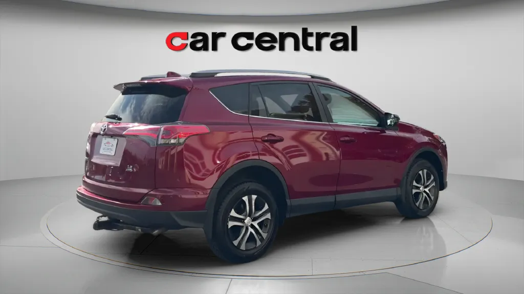 More photos of 2018 Toyota RAV4 LE at Car Central Wallingford, CT