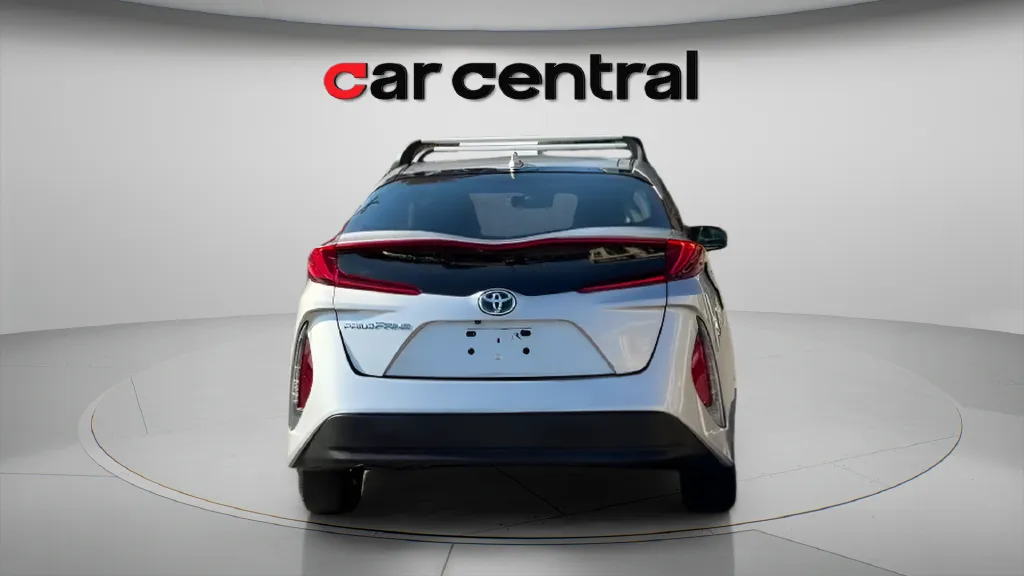 More photos of 2021 Toyota Prius Prime LE at Car Central Wallingford, CT