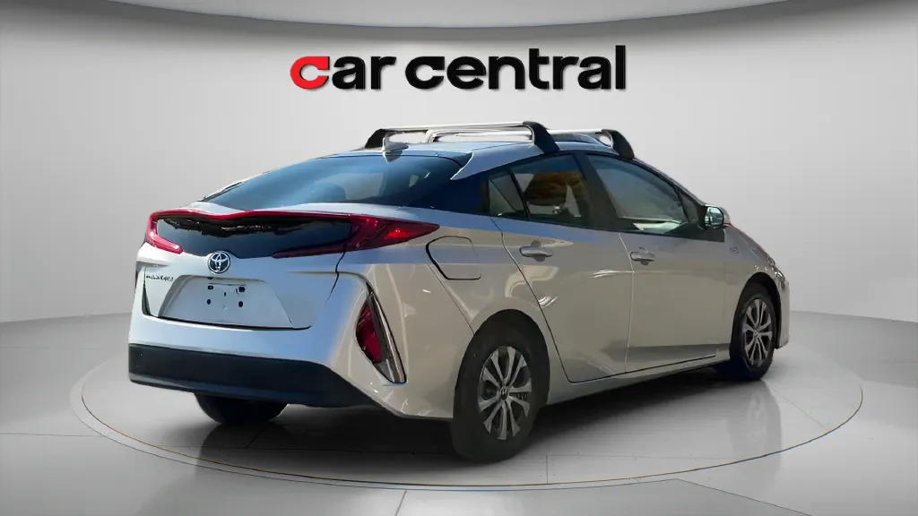 More photos of 2021 Toyota Prius Prime LE at Car Central Wallingford, CT