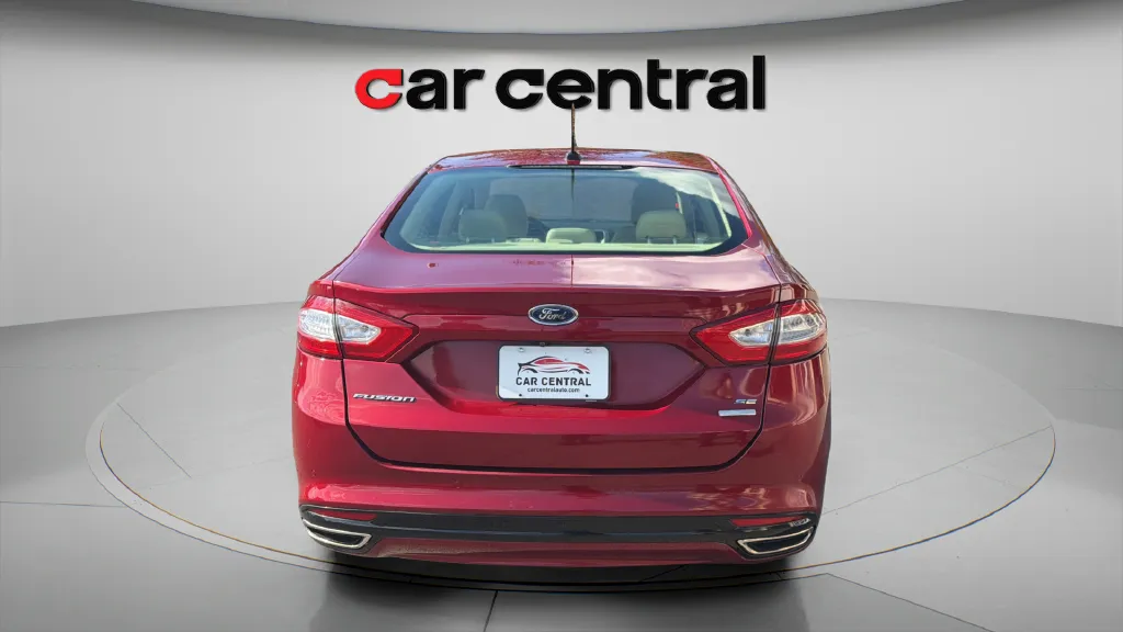More photos of 2016 Ford Fusion SE at Car Central Wallingford, CT