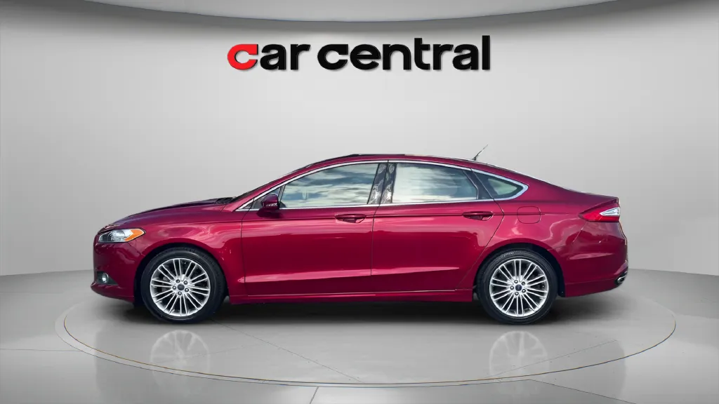 Photos of 2016 Ford Fusion SE for sale in Wallingford, CT at Car Central Wallingford