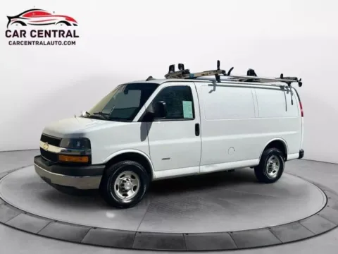 White 2018 Chevrolet Express 3500 Work Van for sale in Wallingford, CT