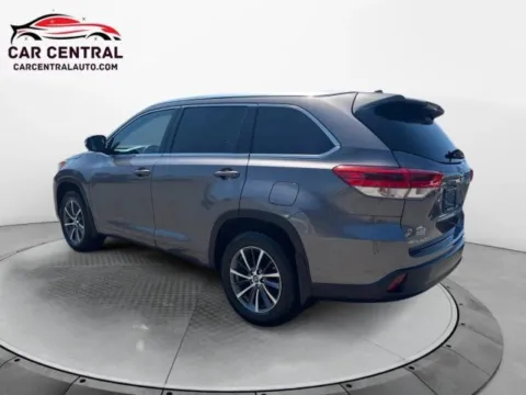 Another view of 2018 Toyota Highlander XLE Sport Utility 4D for sale in Wallingford, CT at Car Central Wallingford