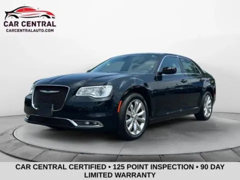 Black 2017 Chrysler 300 Limited for sale in Wallingford, CT